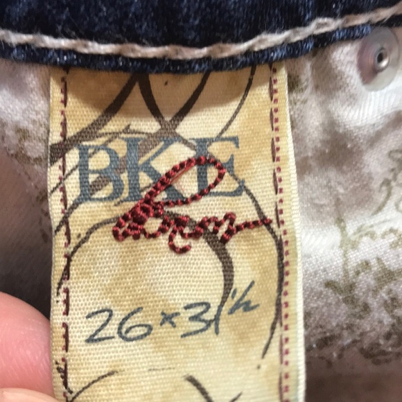 Bke Stella stretch 26 x 31.5” distressed - Picture 6 of 7